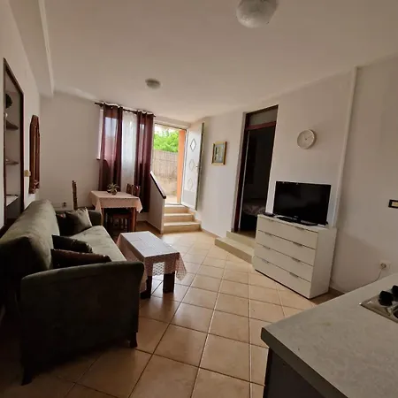 Appkiki Apartment