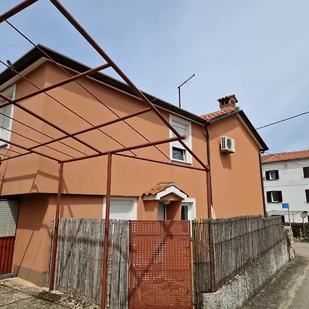 Appkiki Apartment *